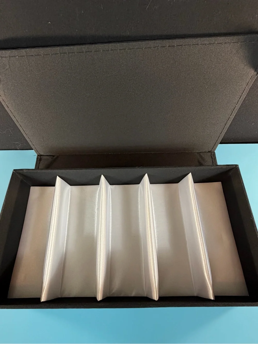 Black and White glasses Organizer Box - Unbranded